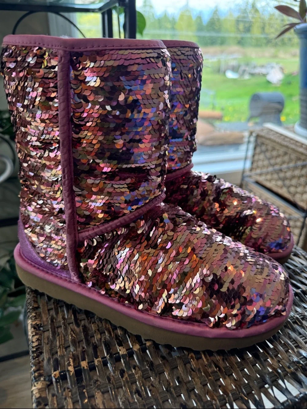 Ugg Sequin Pink Sparkle Boots women’s size‎ 6